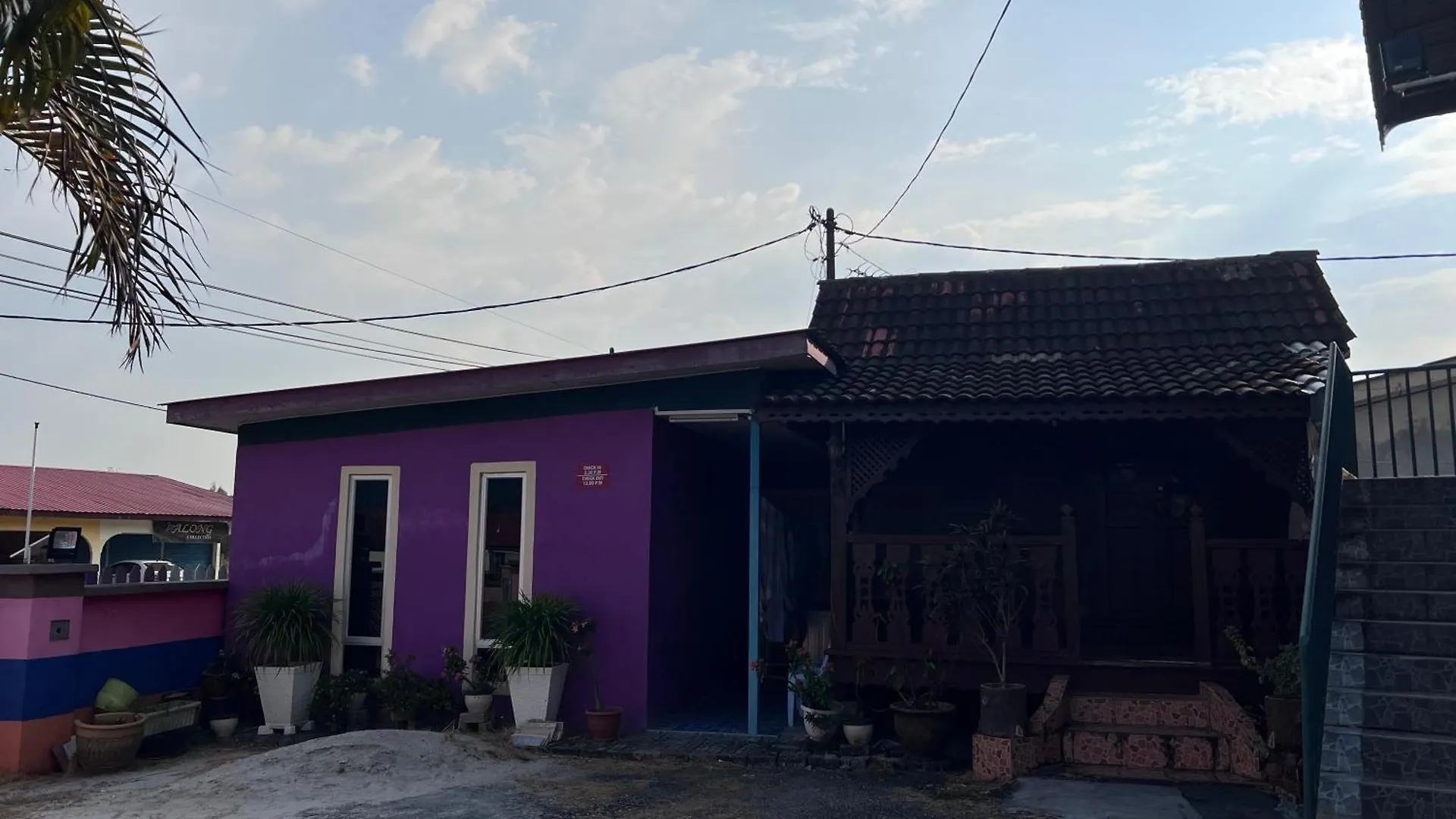 Oyo 90967 Homestay Chalet Warisan Siti Padang Mat Sirat Hotel