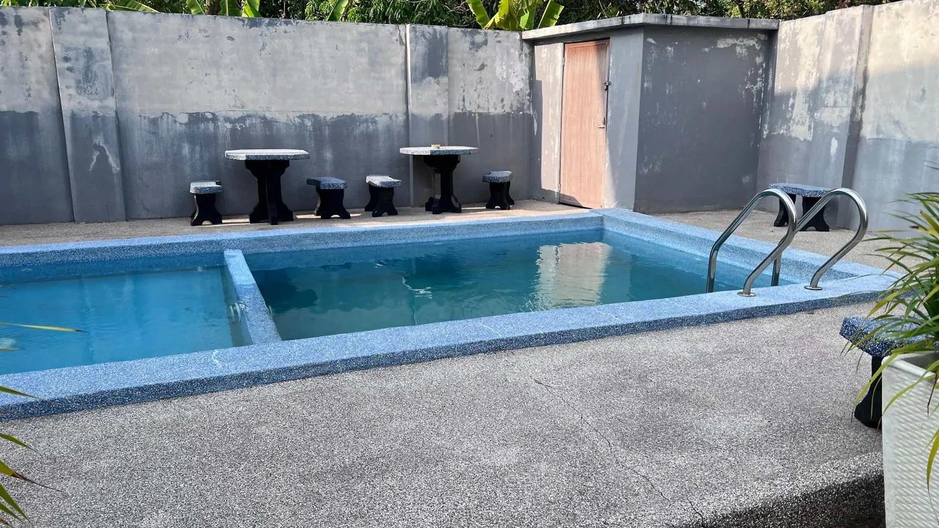 Oyo 90967 Homestay Chalet Warisan Siti Padang Mat Sirat 2*,  Malaysia