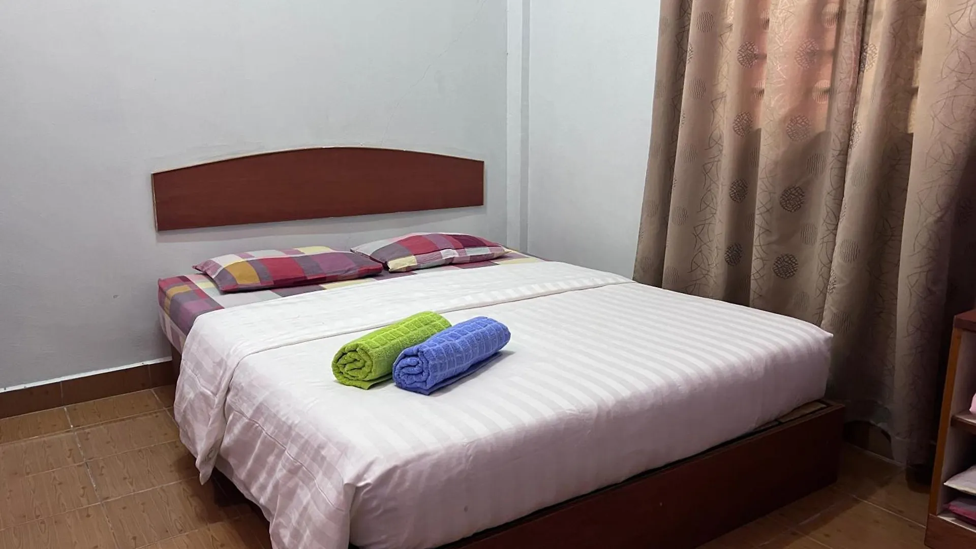 ** Hotel Oyo 90967 Homestay Chalet Warisan Siti Padang Mat Sirat Malaysia