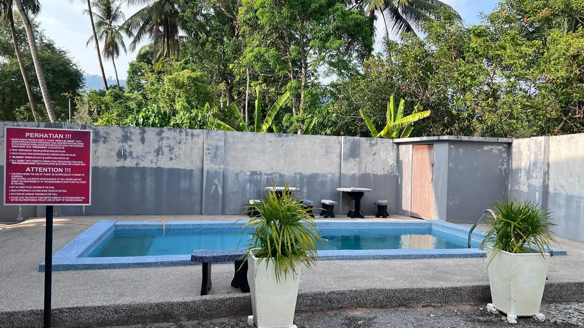 Oyo 90967 Homestay Chalet Warisan Siti Padang Mat Sirat 2*,  Malaysia
